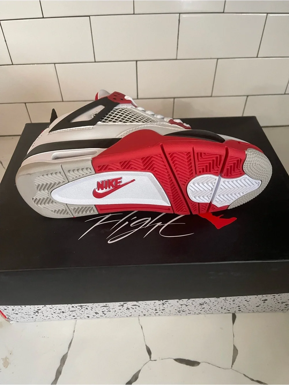 Men’s Retro 4 Fire Red Size 5.5.